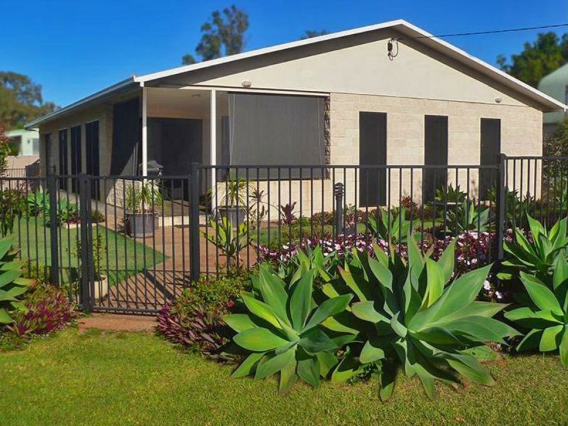 35 LEONIE CRES, Lamb Island QLD 4184