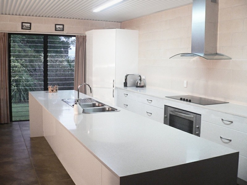 35 LEONIE CRES, Lamb Island QLD 4184