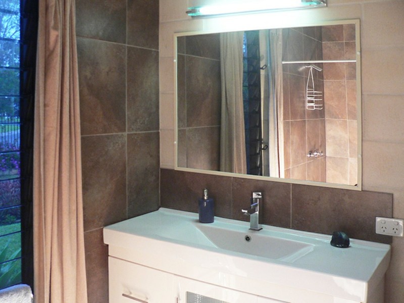 35 LEONIE CRES, Lamb Island QLD 4184