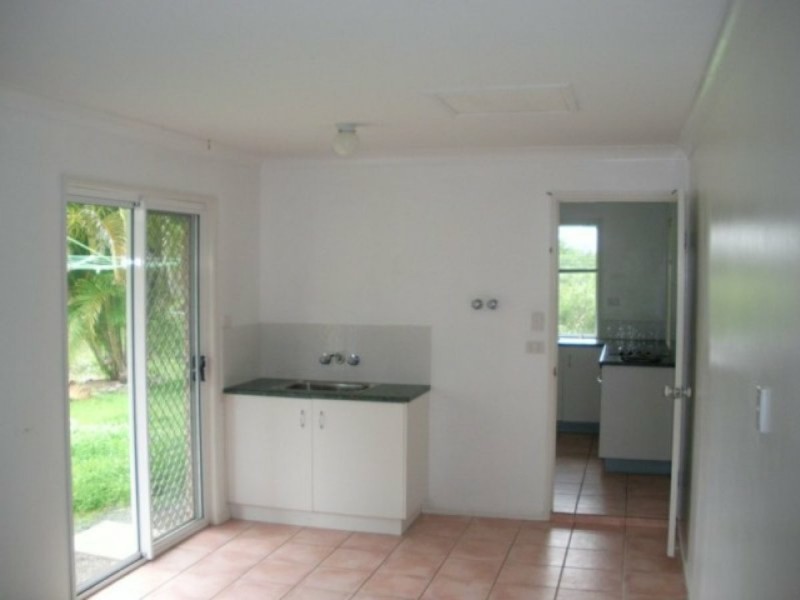 16 Calm Waters Crescent, Macleay Island QLD 4184