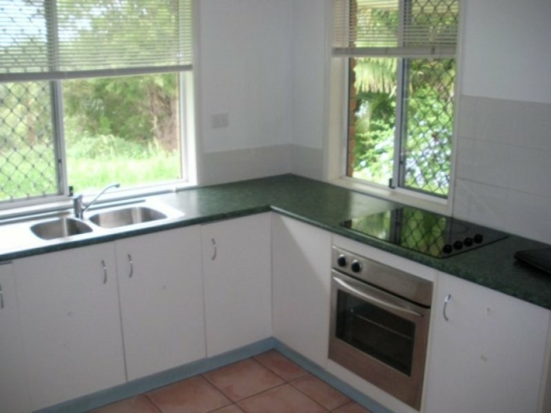 16 Calm Waters Crescent, Macleay Island QLD 4184