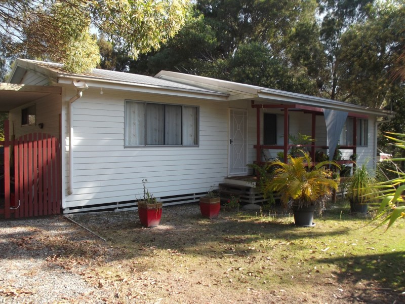 22 Cathy Street, Macleay Island QLD 4184