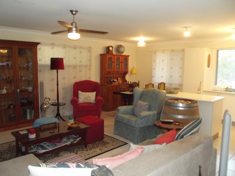 22 Cathy Street, Macleay Island QLD 4184