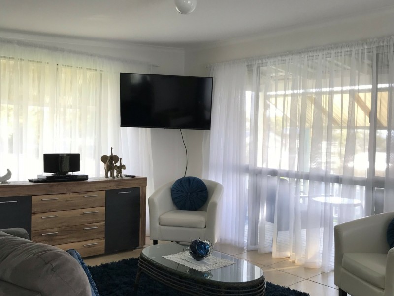 54 High Central Road, Macleay Island QLD 4184