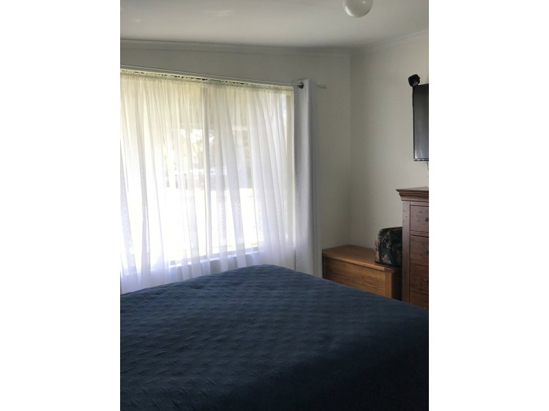 54 High Central Road, Macleay Island QLD 4184