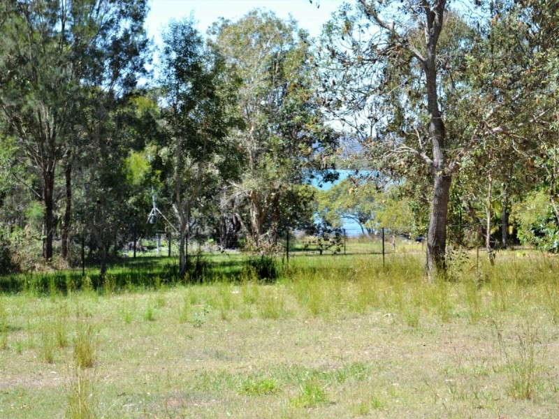 6-8 Weeroona Avenue, Macleay Island QLD 4184