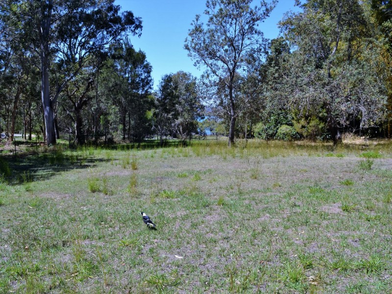 6-8 Weeroona Avenue, Macleay Island QLD 4184