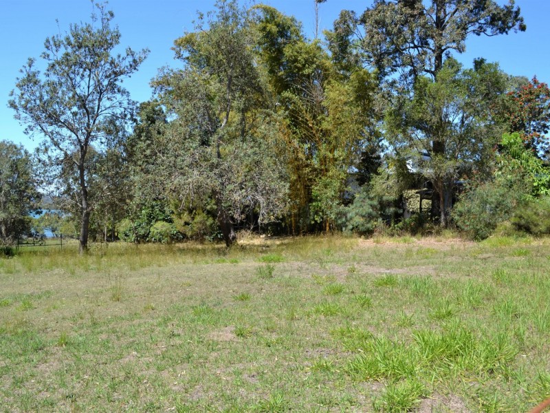 6-8 Weeroona Avenue, Macleay Island QLD 4184