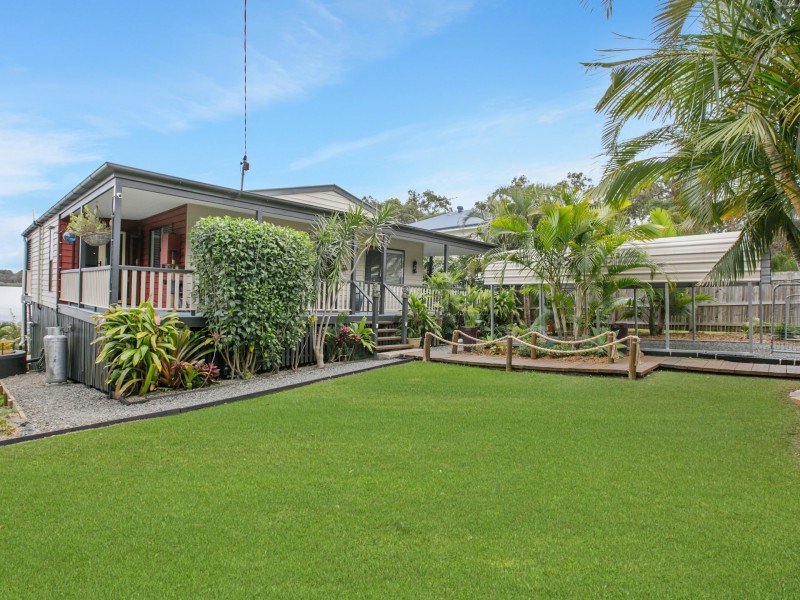 22 Calm Waters Crescent, Macleay Island QLD 4184