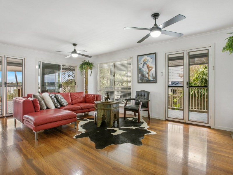 22 Calm Waters Crescent, Macleay Island QLD 4184