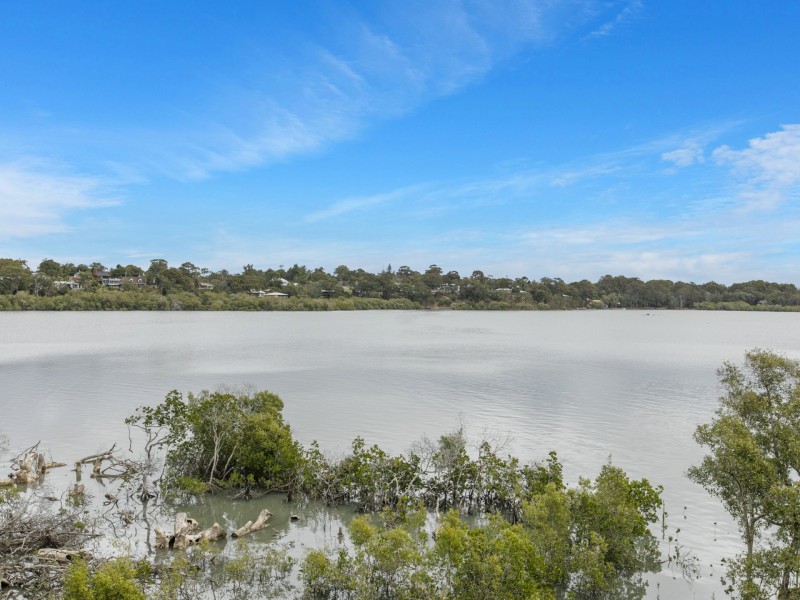 22 Calm Waters Crescent, Macleay Island QLD 4184