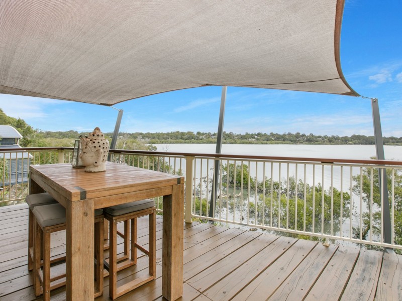 22 Calm Waters Crescent, Macleay Island QLD 4184