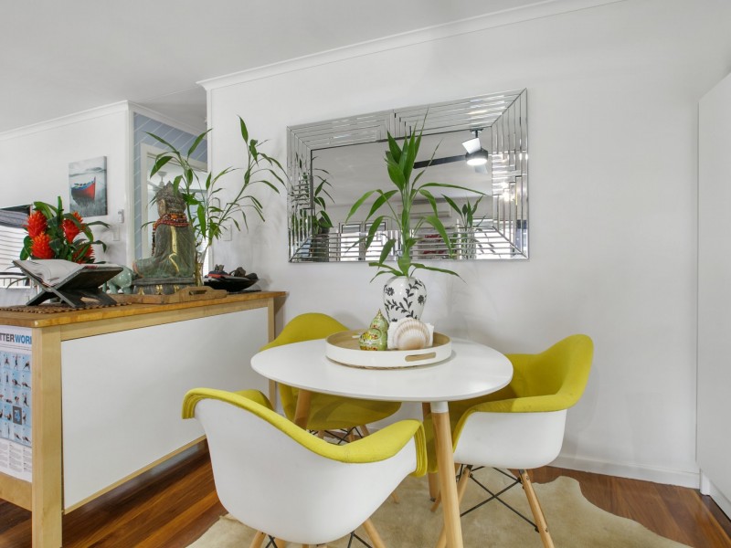 22 Calm Waters Crescent, Macleay Island QLD 4184