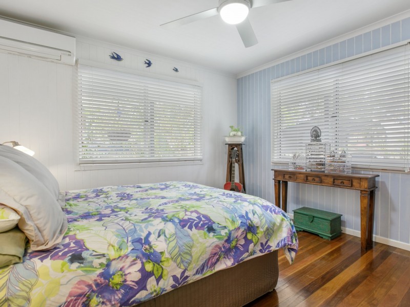 22 Calm Waters Crescent, Macleay Island QLD 4184