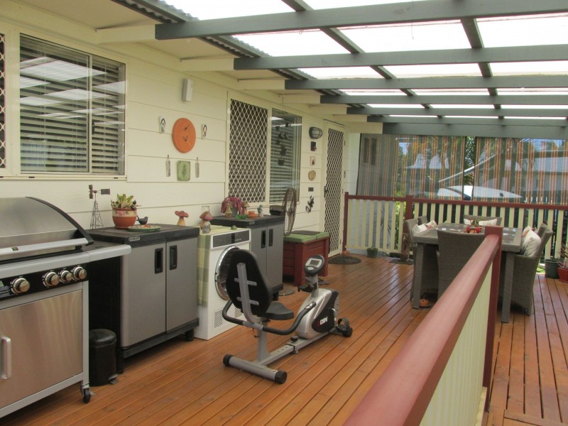 22 Francis Rd, Macleay Island QLD 4184