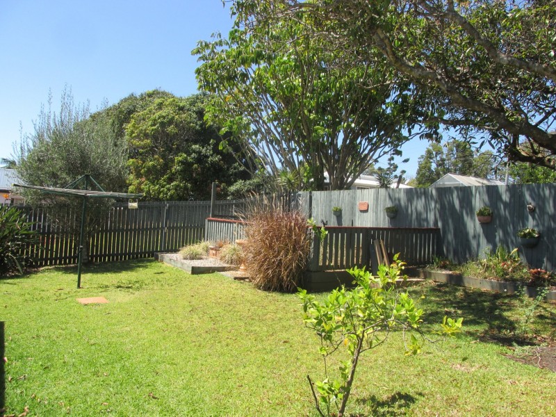 22 Francis Rd, Macleay Island QLD 4184