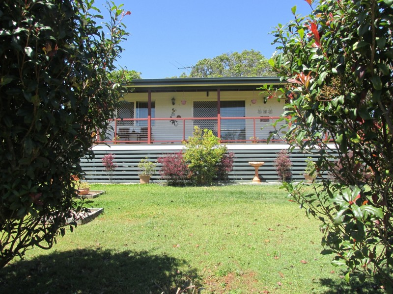 22 Francis Rd, Macleay Island QLD 4184