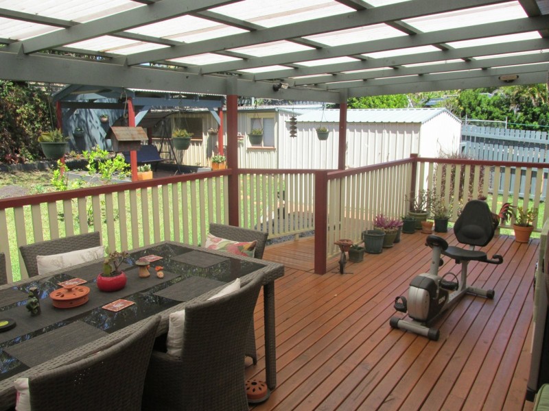 22 Francis Rd, Macleay Island QLD 4184