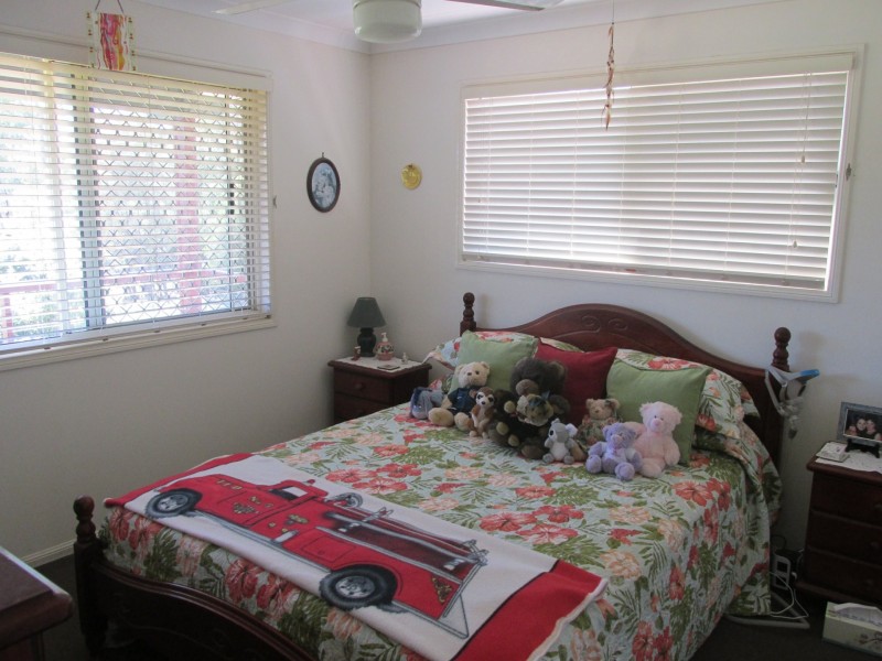 22 Francis Rd, Macleay Island QLD 4184