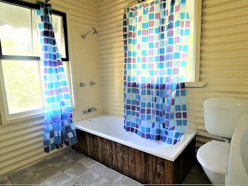 42 Wirralee Street, Macleay Island QLD 4184