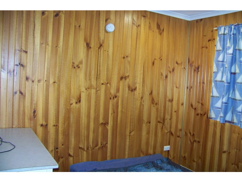 27 CREST HAVEN, Lamb Island QLD 4184