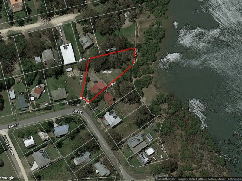 33 Jan Street, Macleay Island QLD 4184