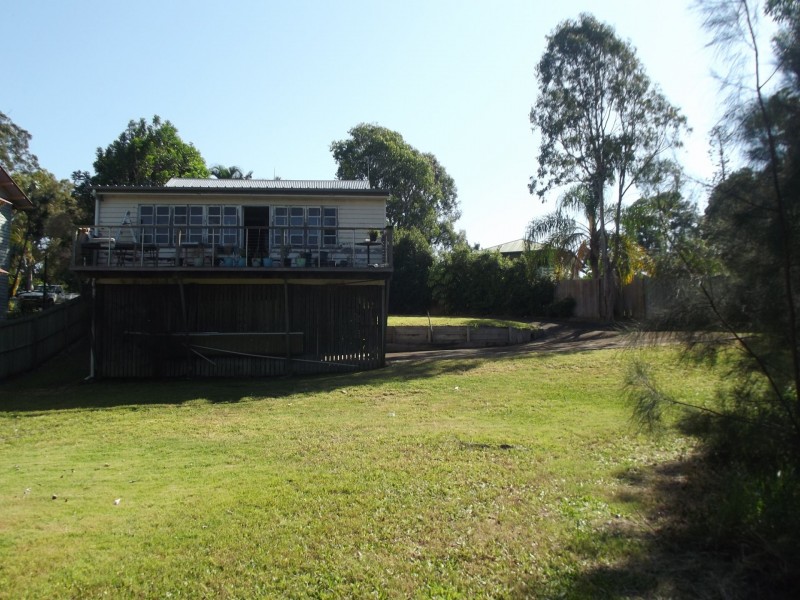 33 Jan Street, Macleay Island QLD 4184