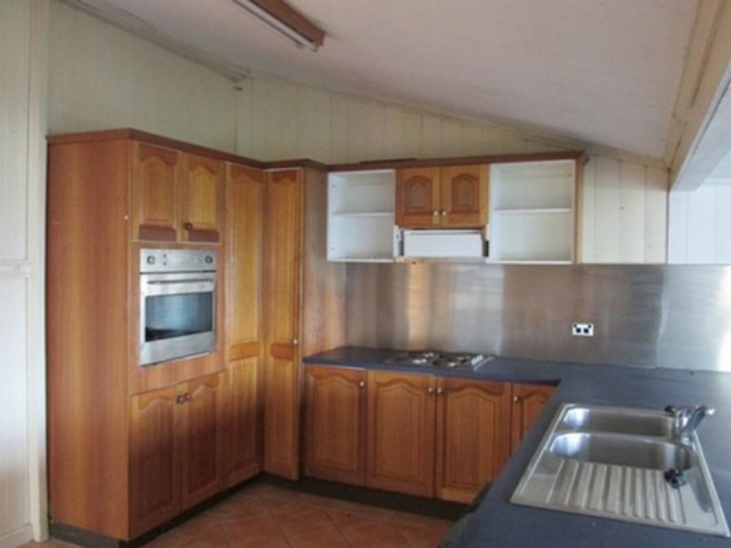 33 Jan Street, Macleay Island QLD 4184