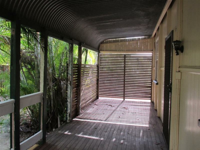 33 Jan Street, Macleay Island QLD 4184