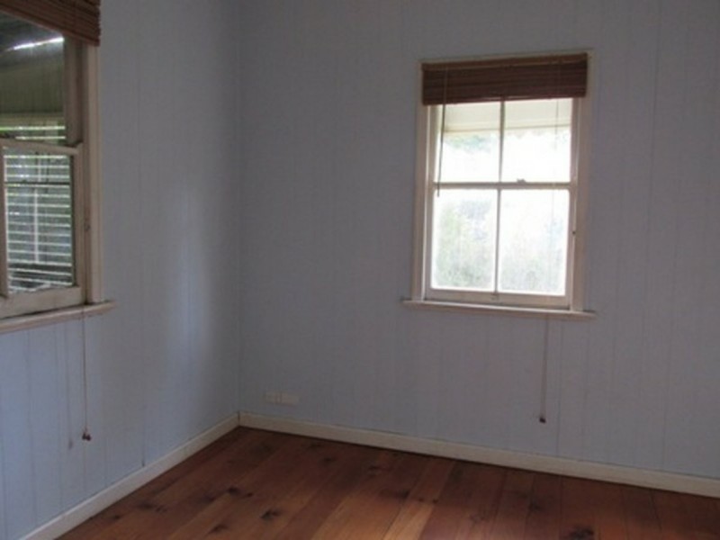 33 Jan Street, Macleay Island QLD 4184