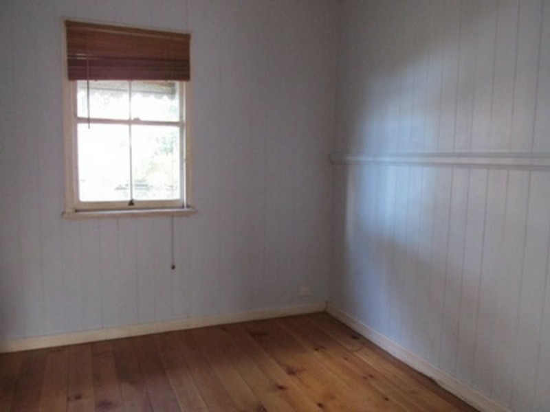 33 Jan Street, Macleay Island QLD 4184