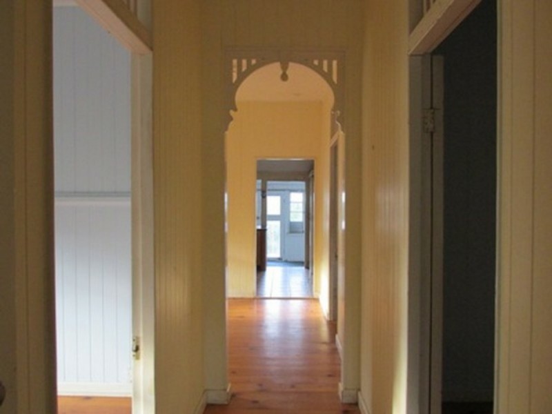 33 Jan Street, Macleay Island QLD 4184