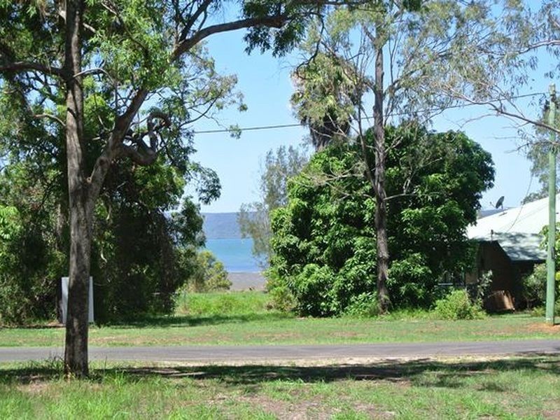 32 Beelong St, Macleay Island QLD 4184
