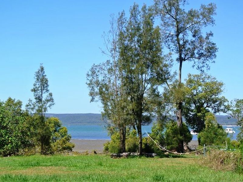 32 Beelong St, Macleay Island QLD 4184