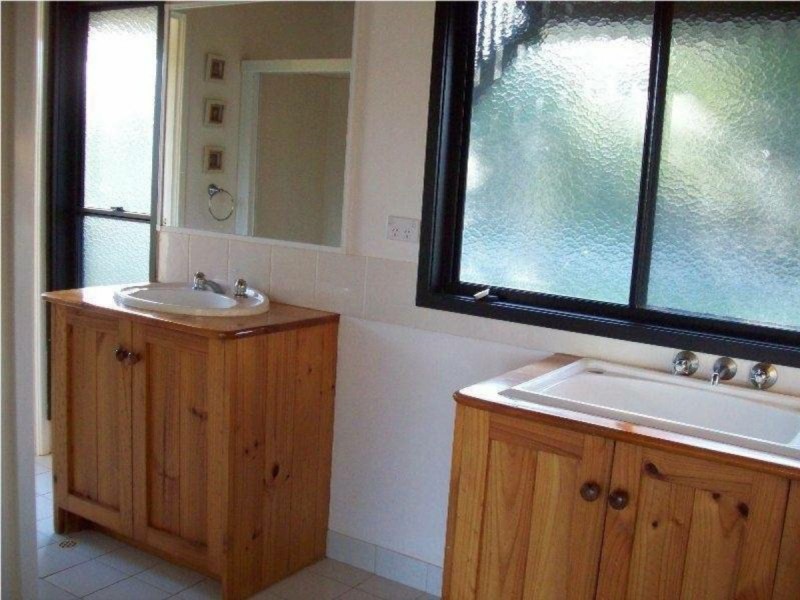 22 Deviot Street, Macleay Island QLD 4184