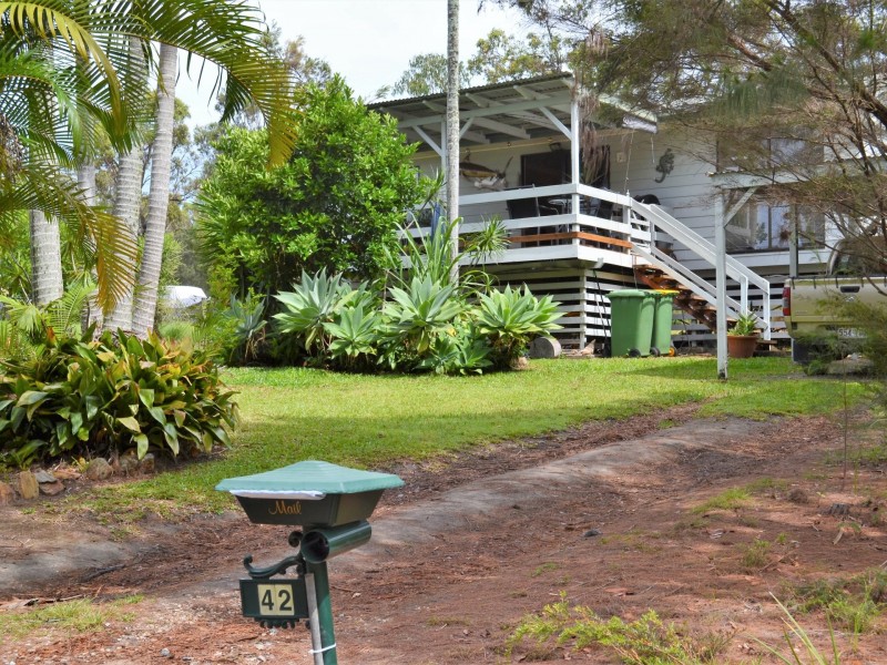 42 Barramundi Street, Macleay Island QLD 4184