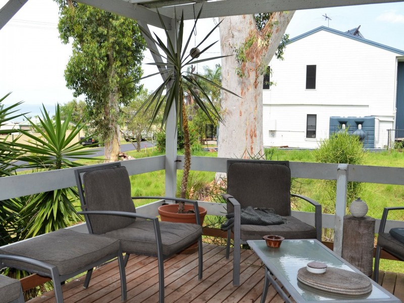 42 Barramundi Street, Macleay Island QLD 4184