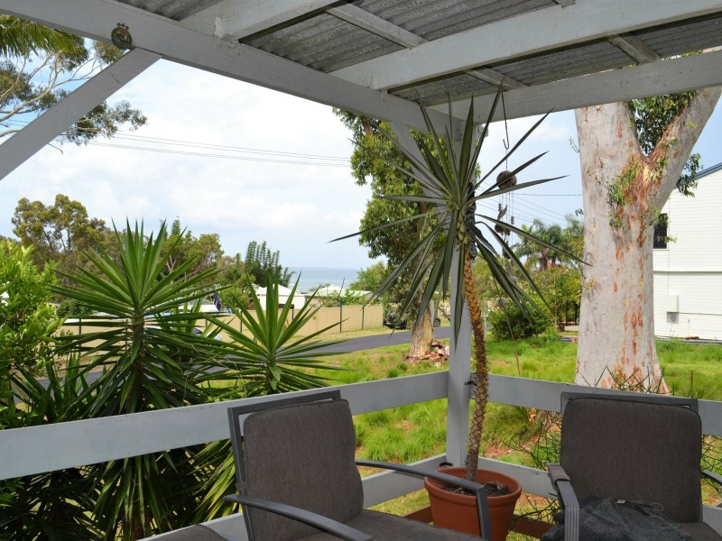 42 Barramundi Street, Macleay Island QLD 4184