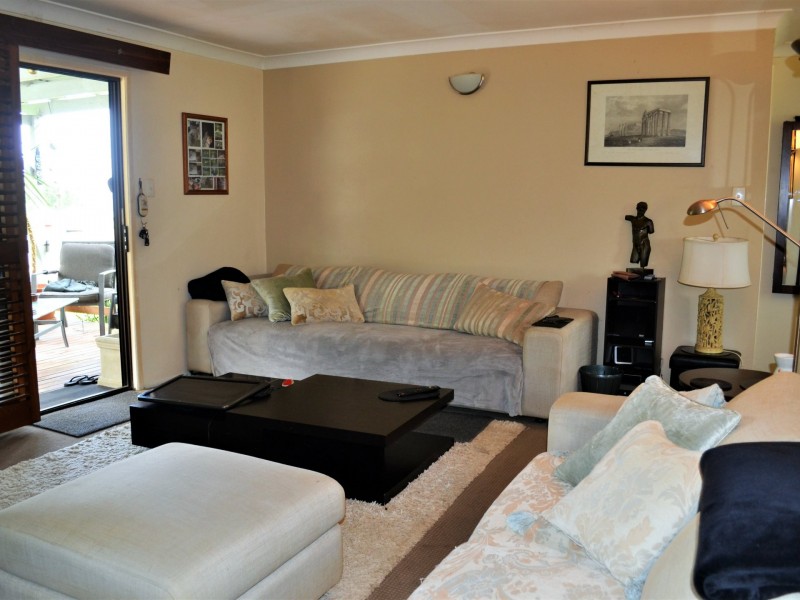 42 Barramundi Street, Macleay Island QLD 4184