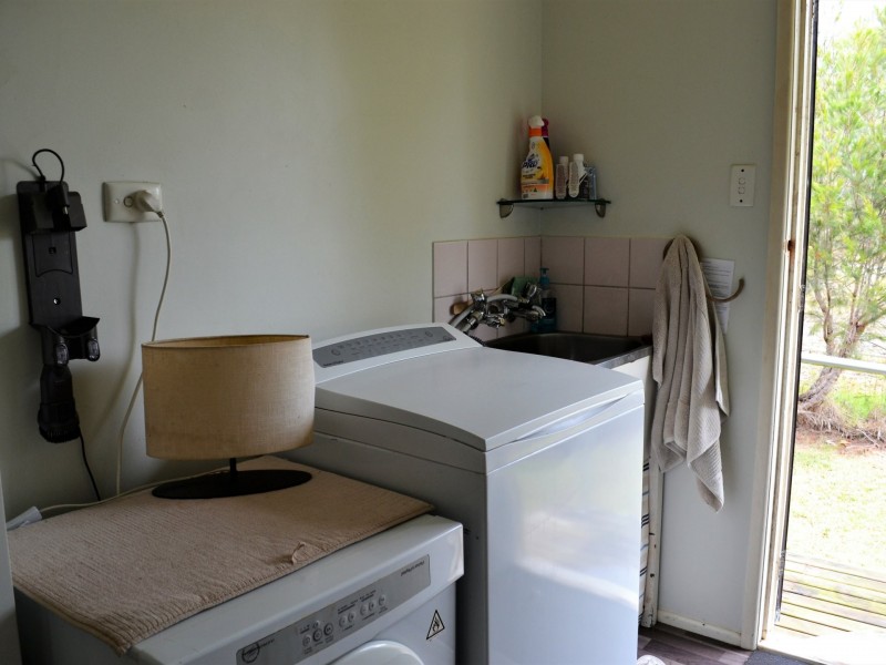 42 Barramundi Street, Macleay Island QLD 4184