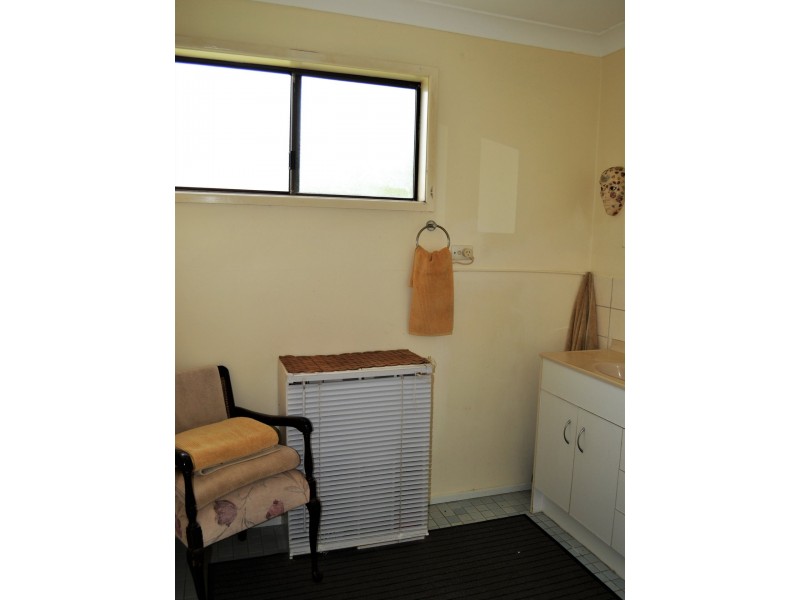 42 Barramundi Street, Macleay Island QLD 4184