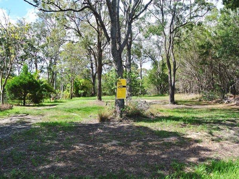 40 Scotts Road, Macleay Island QLD 4184