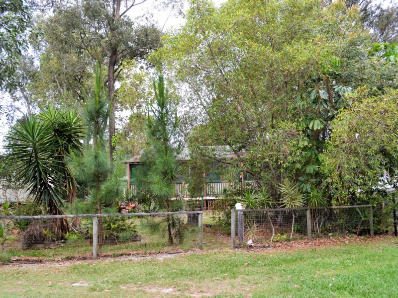 18 Nugent Street, Macleay Island QLD 4184