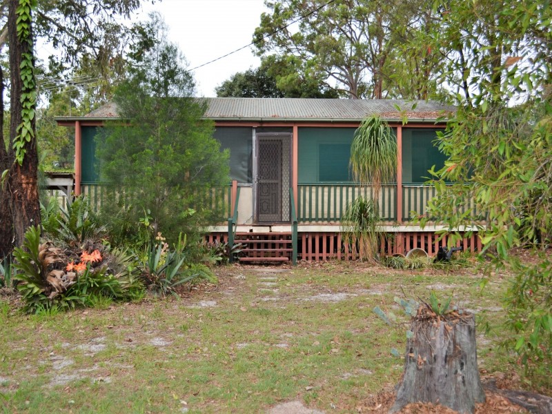 18 Nugent Street, Macleay Island QLD 4184