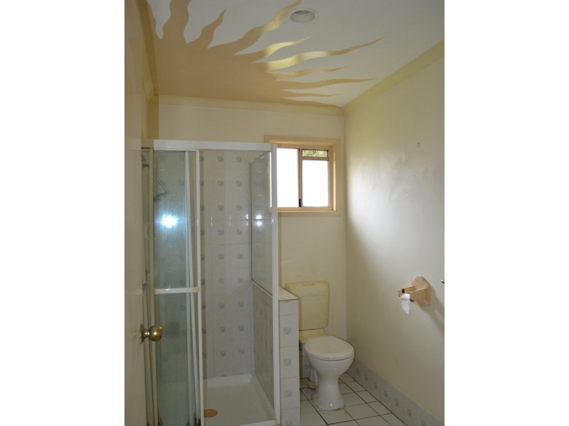 18 Nugent Street, Macleay Island QLD 4184