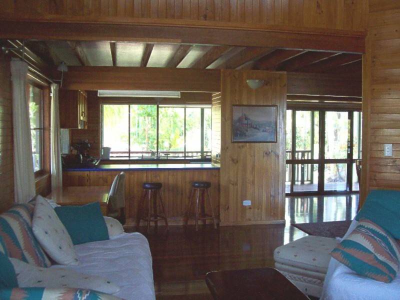 21 Coondooroopa Drive, Macleay Island QLD 4184