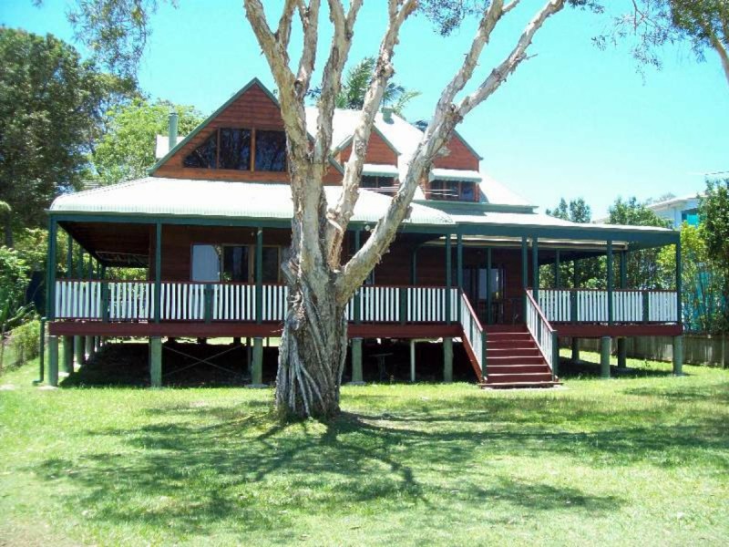 21 Coondooroopa Drive, Macleay Island QLD 4184