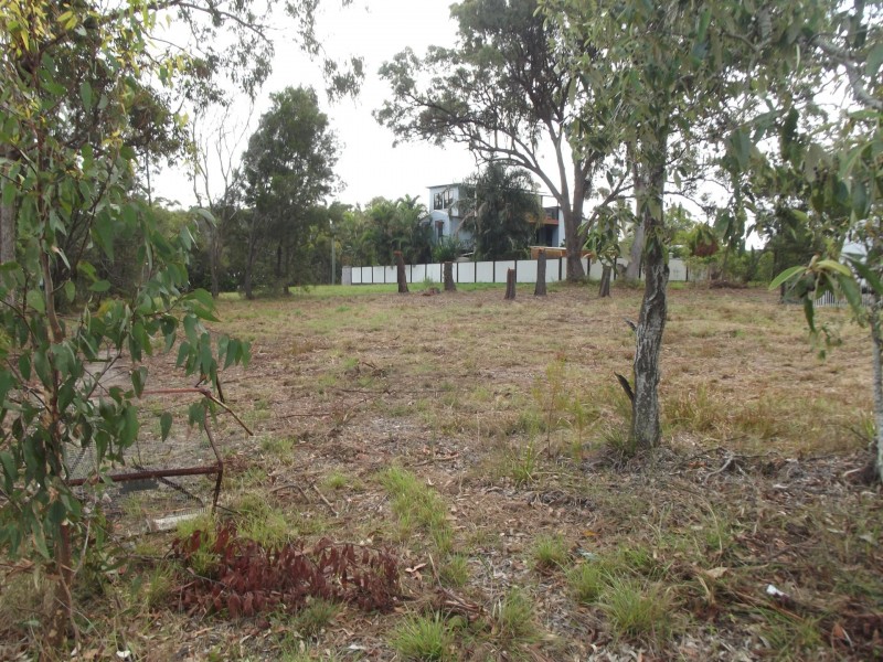 26 Oomool Street, Macleay Island QLD 4184