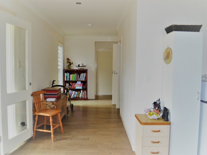 3 Parakeet Street, Macleay Island QLD 4184