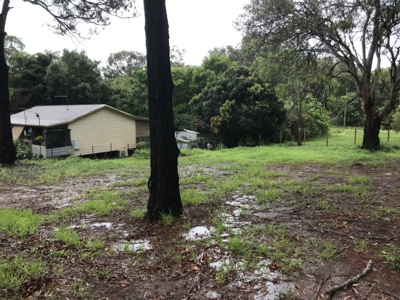 120 High Central Road, Macleay Island QLD 4184